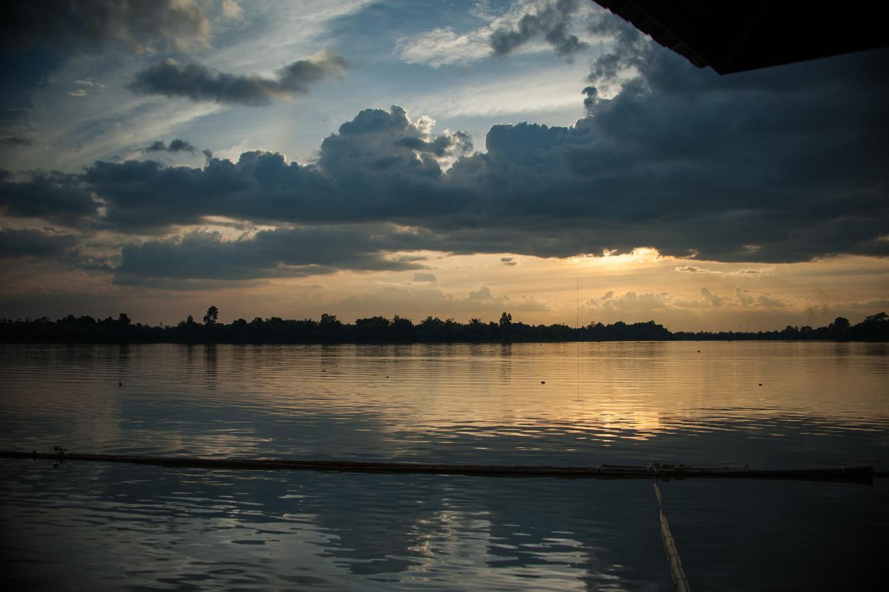 Bluemoon Riverside Phibun Mangsahan Dış mekan fotoğraf
